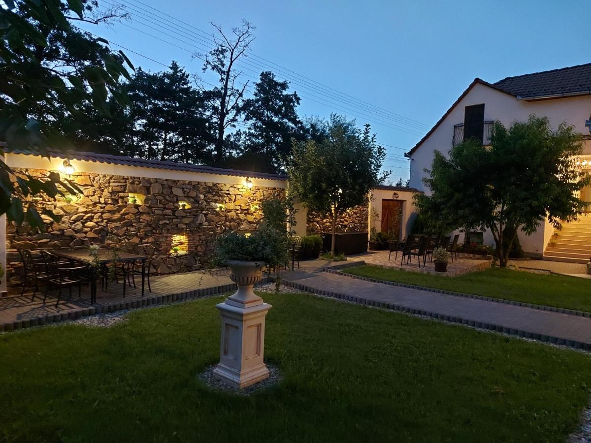 Hotel Conacul Poetilor Gura Rîului Esterno foto